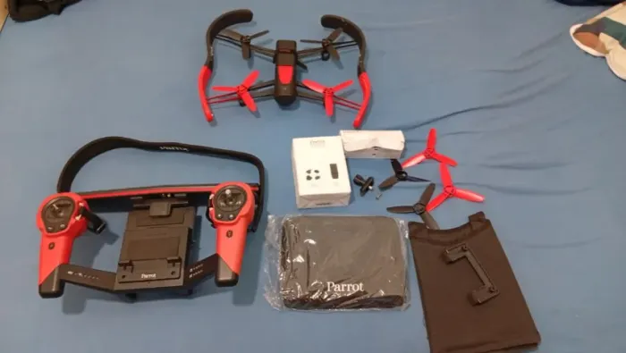 Drone Parrot Bebop Full HD + Skycontroller e Acessórios