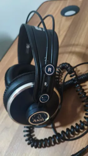 Fone de ouvido profissional AKG K271 MKII