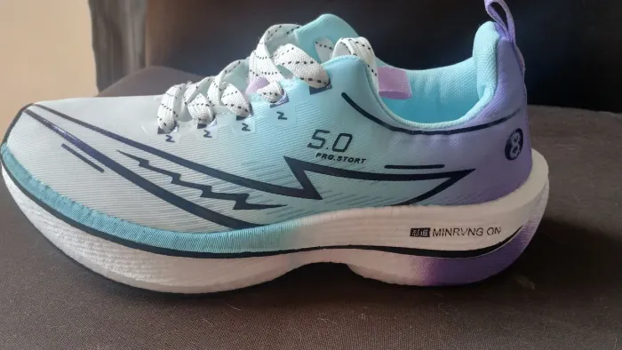 Tenis novo nunca foi usado.
