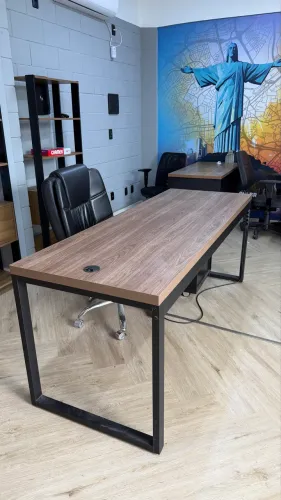 Vendo mesa escritório diretor 190cm