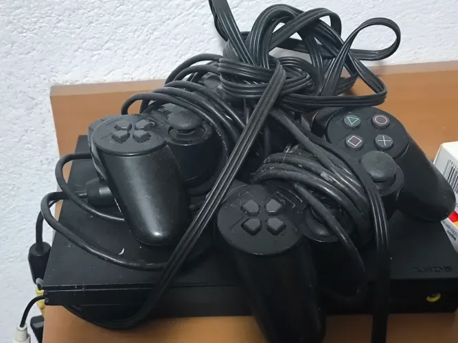 PlayStation 2, + 2 controles (Descrição)