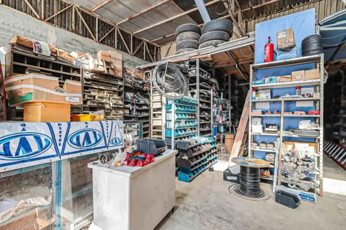 Galpão na Avenida Carlos Barbosa Santos, 1518 - Galpão B 160 m²