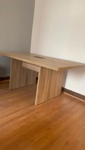 Vende-se mesa de escritório