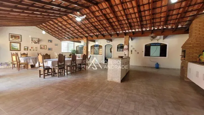 Casa no condomínio Portal Patrimonium, na praia Massaguaçu