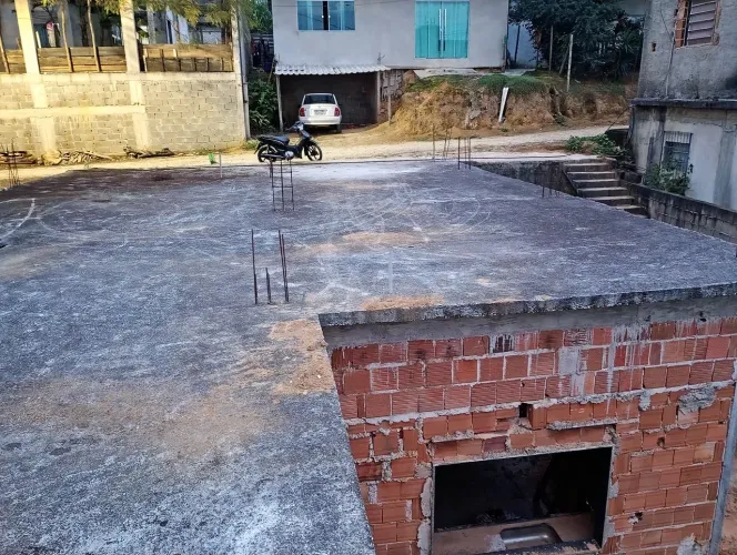 Casa em fase de acabamento pego carro ou .moto no negócio 