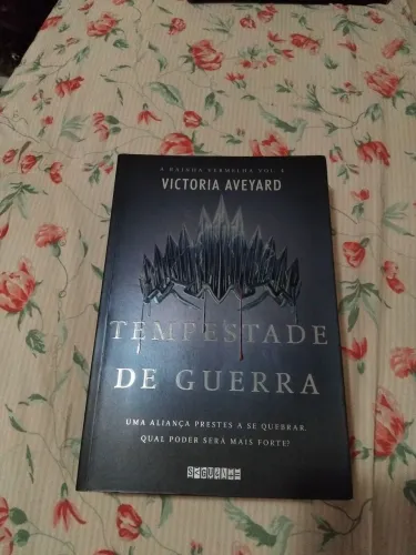 Livro Tempestade de Guerra, coleção A rainha vermelha