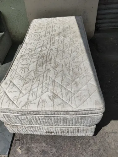 cama box de solteiro completa (base + colchão)