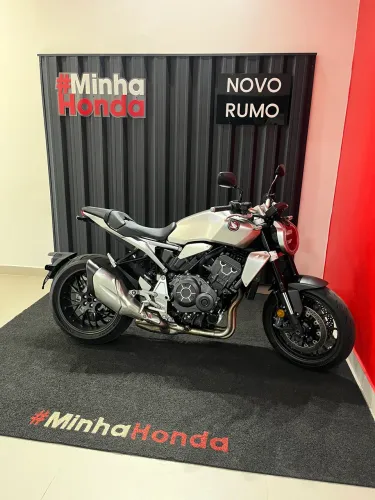 CB 1000 apenas 7600 kms rodados