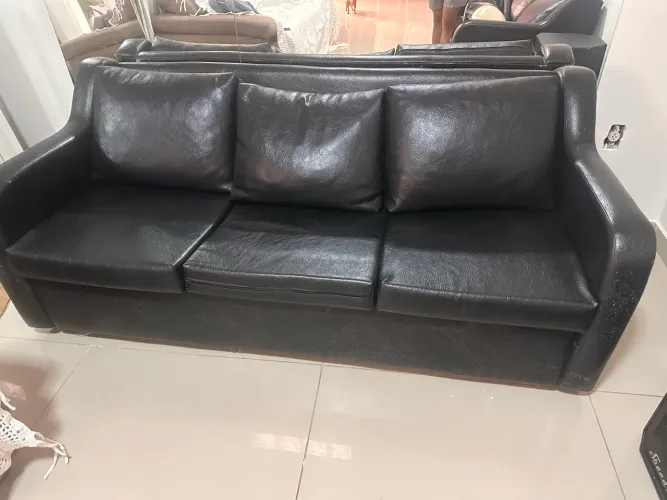 Kit com Dois Sofás - Conjunto de Cinco Lugares em Couro Sintético Preto