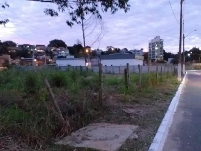 Atlântica Imóveis tem excelente terreno à venda, 360 m² - Glória - Macaé/RJ.