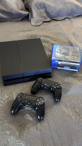 Playstation 4 1TB (PS4)