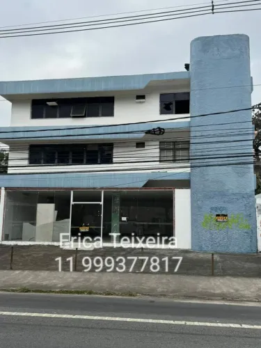 Galpão com 600m² com 20 vagas - FL35