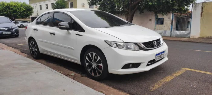 Honda Civic Sedan LXR 2.0 Flexone 16V Aut. 4P 2016