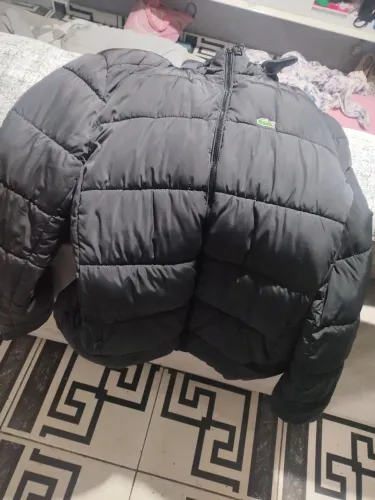 jaqueta bobojaco puffer Lacoste preta