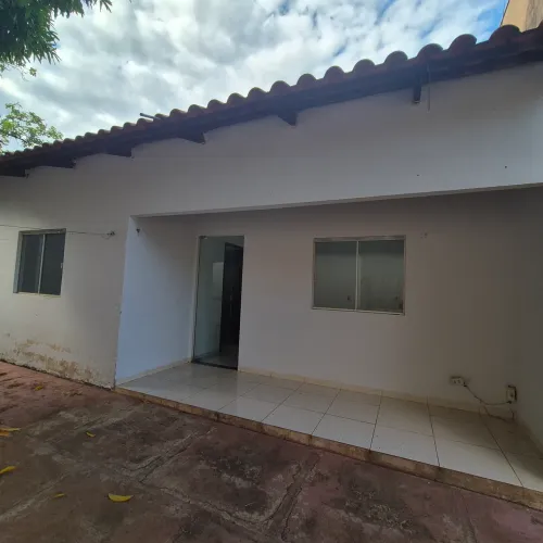 Alugo casa na 406 norte (proximo a Palmas Brasil Norte)