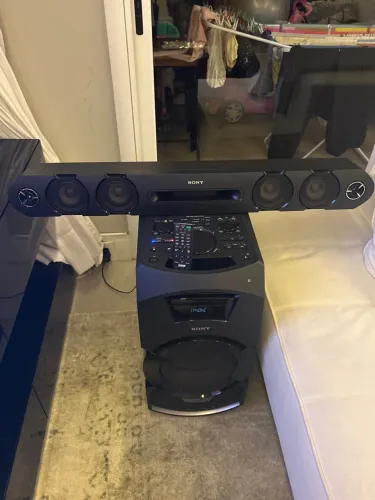 System Sony MHC-GT3D- muito novo, único Dono.