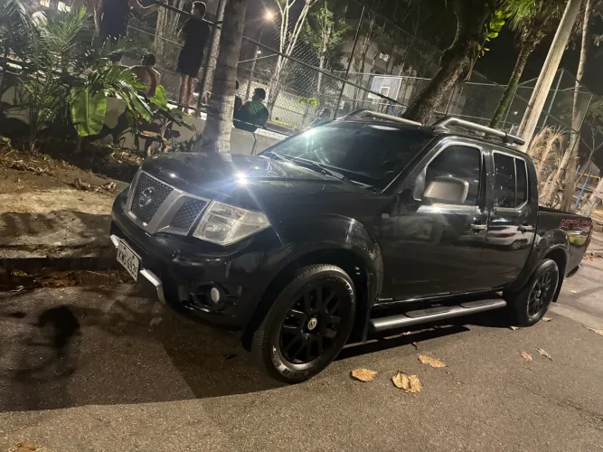 Nissan Frontier SV AT. CD 4X4 2.5 TB Dies. Aut. 2015