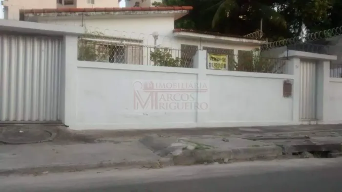 Casa à Venda em Casa Caiada