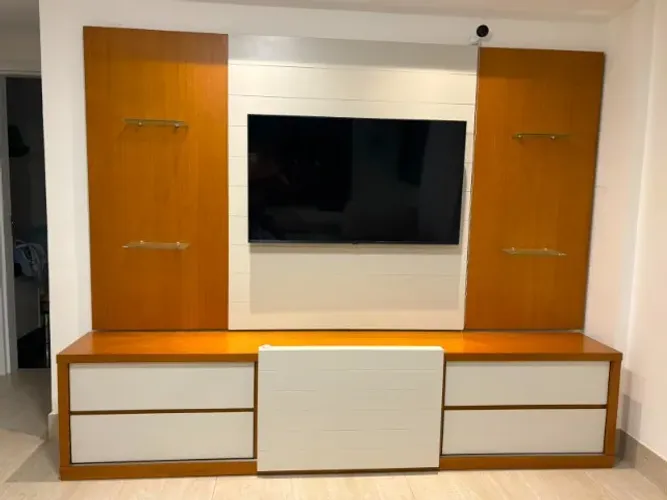 PAINEL DE TV / RACK PLANEJADO À VENDA