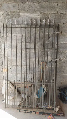 Portão de Ferro Maciço 1,93 x 1,79 m - 2 Folhas - Muito Resistente