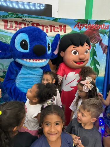 Animação infantil com personagens