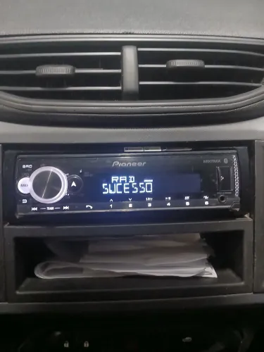 Aparelho de som automotivo pionner Mvh700