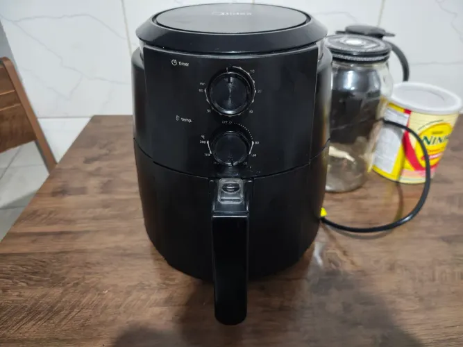 Air Fryer Midea 110V para arrumar ou peças