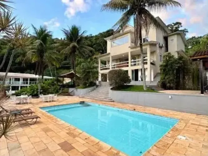 Mansão Triplex à Venda no Condomínio Portogalo | Angra dos Reis REF: 10179