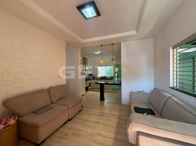 Casa à Venda com 03 Quartos no Bairro Manoel Valinhas em Divinópolis MG.