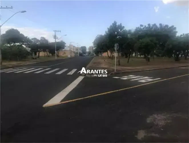Terreno com 660m² à venda no Presidente Roosevelt