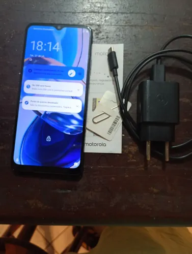 Vendo celular E22 novo.