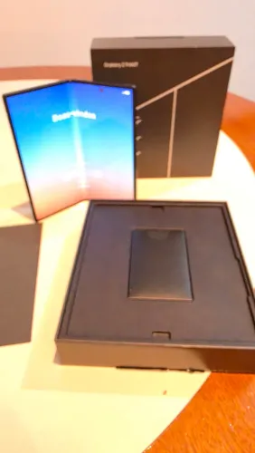 Smartphone Samsung Z fold 7 ,de cor preta , 512 G , na caixa com Garantia e Nota Fiscal
