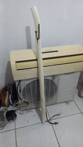 Vendo um ar-condicionado por 500 reais