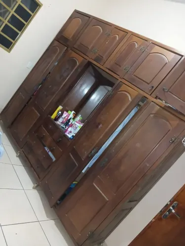 Guarda roupa de casal madeira