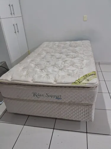 Vendo cama box viúva