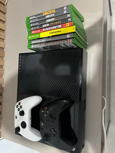 Xbox one Fat com jogos e controles