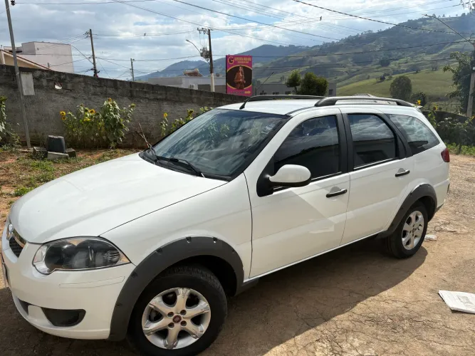 Fiat Palio Weekend Trekking 1.6 Flex 16V 5P 2014