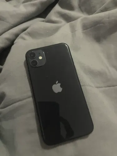 iPhone 11 Preto 64GB 6 RAM , Bateria 74% Face ID ok , ICloud livre , Desbloqueado 