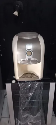 Gelagua Esmaltec de mesa disponível