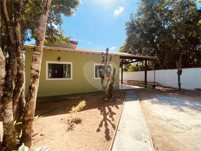 Condomínio com 2 quartos para locação em Caravelas - RJ