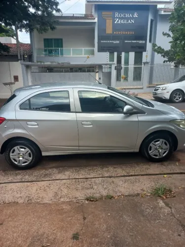 Chevrolet Onix Hatch LT 1.0 8V Flex Power Mec. 4P 2013