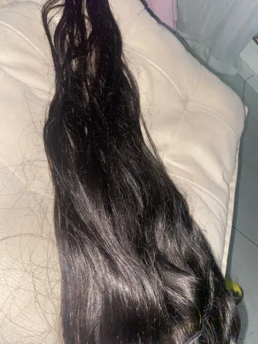 Cabelo humano liso,65 centímetros 200 gramas castanho médio é hidratado.
