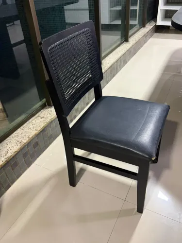 Cadeiras Tok Stok em bom estado, precisando de uma leve reforma. 