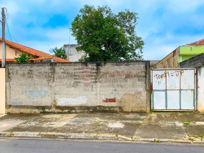 Terreno a Venda no Jardim Amália em Caçapava