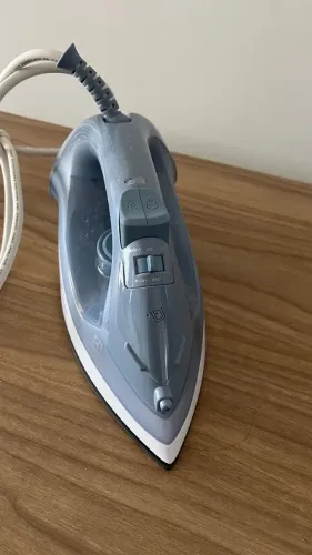 FERRO DE PASSAR ELECTROLUX - SECO E A VAPOR (220V)