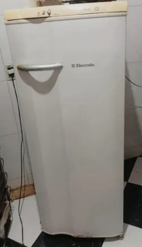 GELADEIRA ELECTROLUX RE28 SUPER 1 PORTA - R$ 550