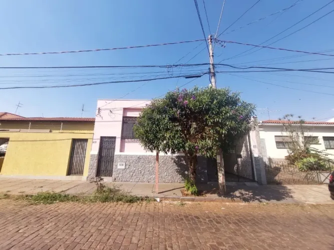 Venda de Casas / Padrão na cidade de Araraquara