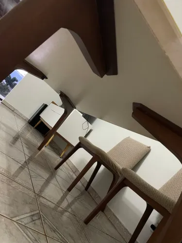 Mesa de Jantar 2m x 1m com 6 Cadeiras - Madeira Maciça - Para Reforma