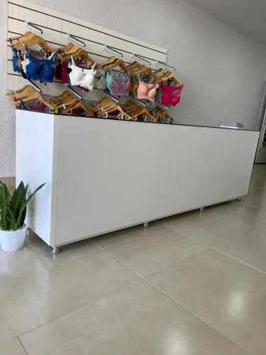 Balcão MDF com vidro