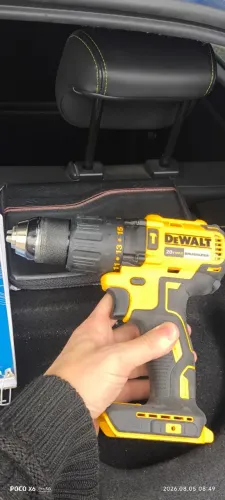 Furadeira e parafusadeira de impacto Dewalt 20v Max nova watts *